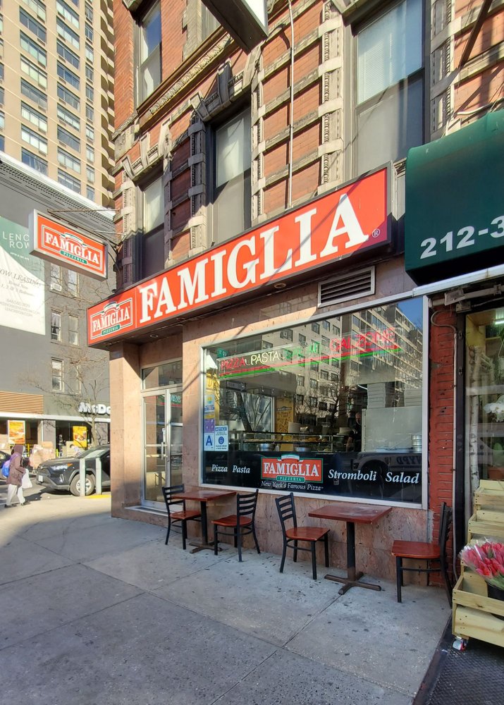 Famous Famiglia Pizzeria avatar