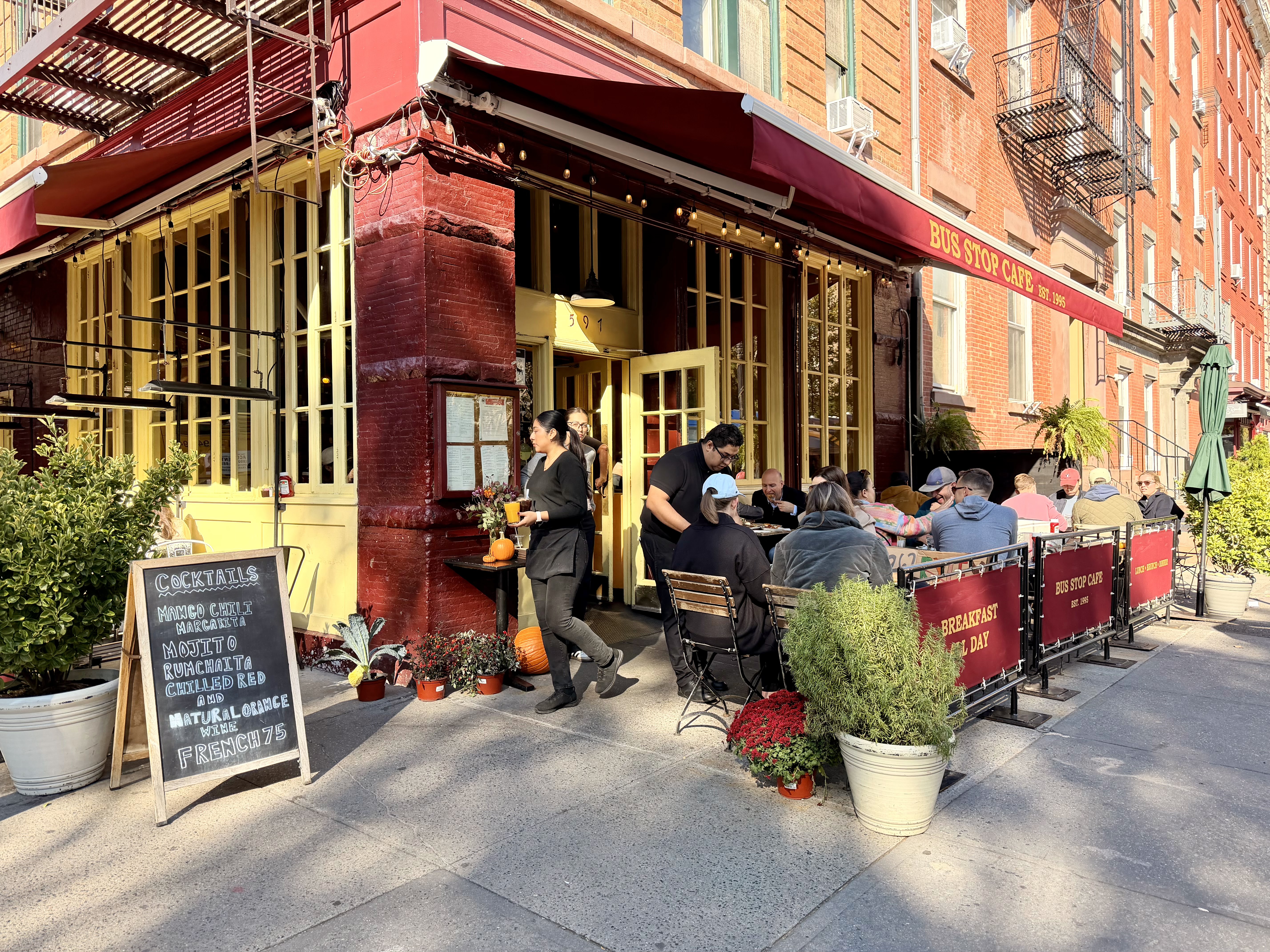 Bus Stop Cafe avatar