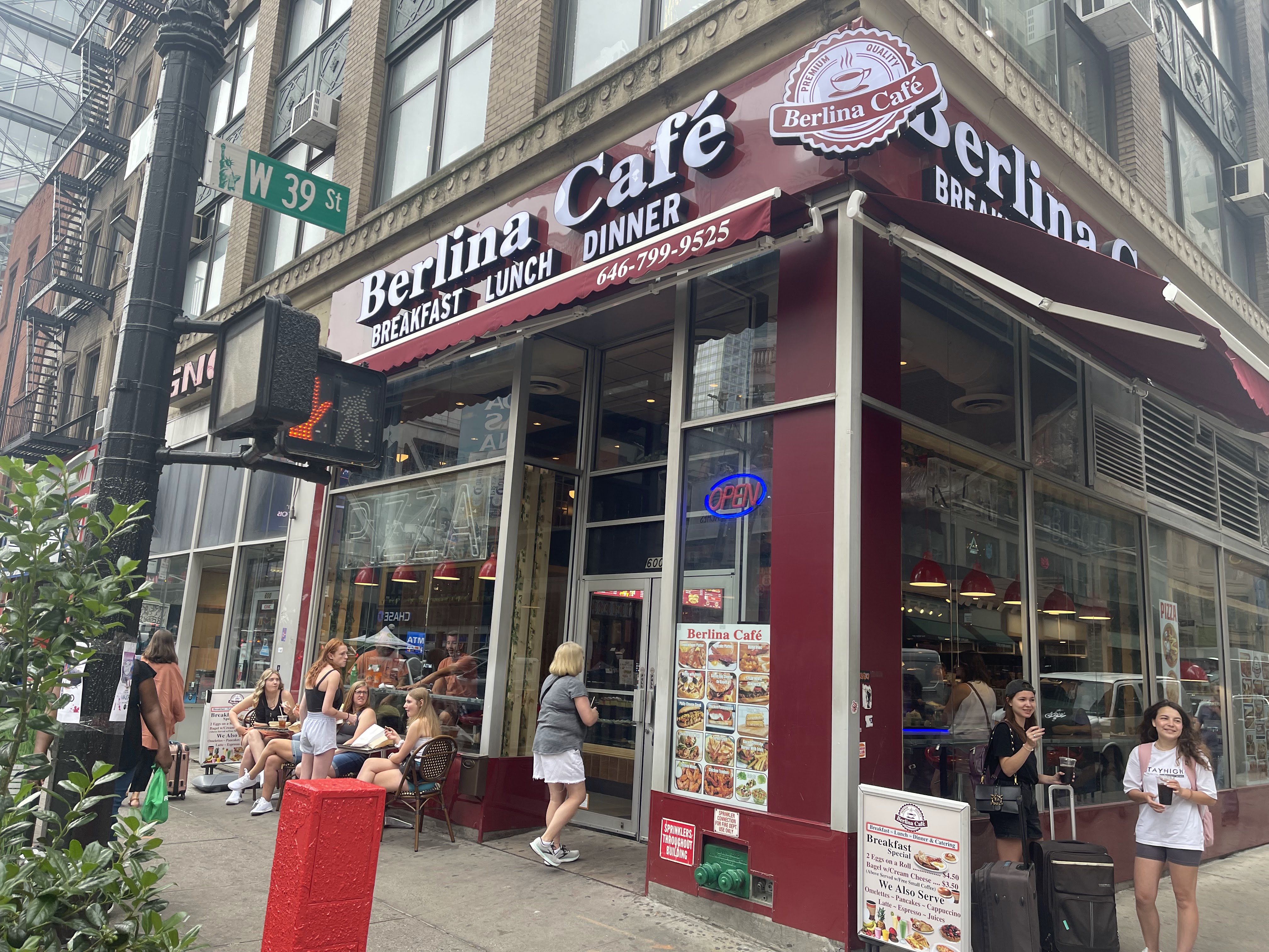 Berlina Cafe & Pizza avatar