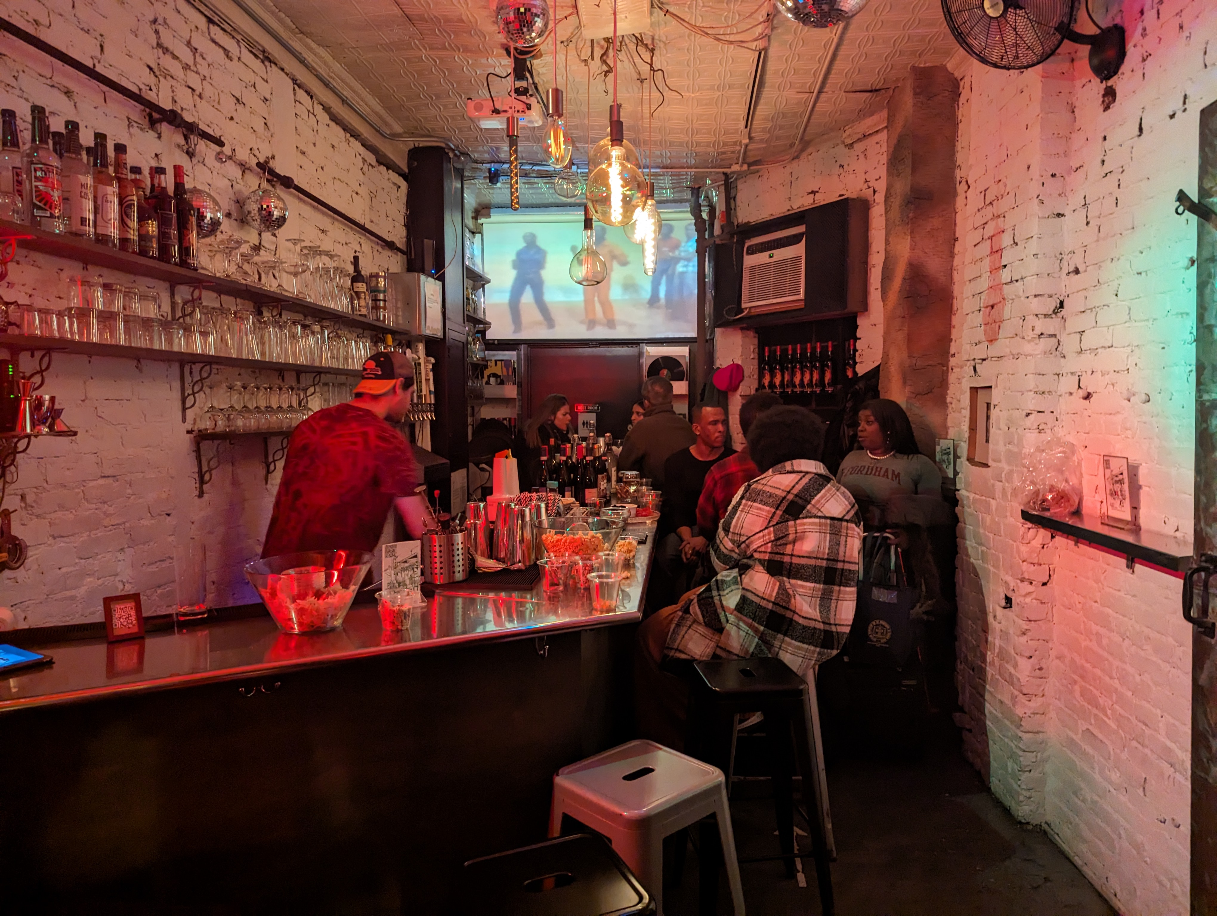 142 Sullivan Bar avatar