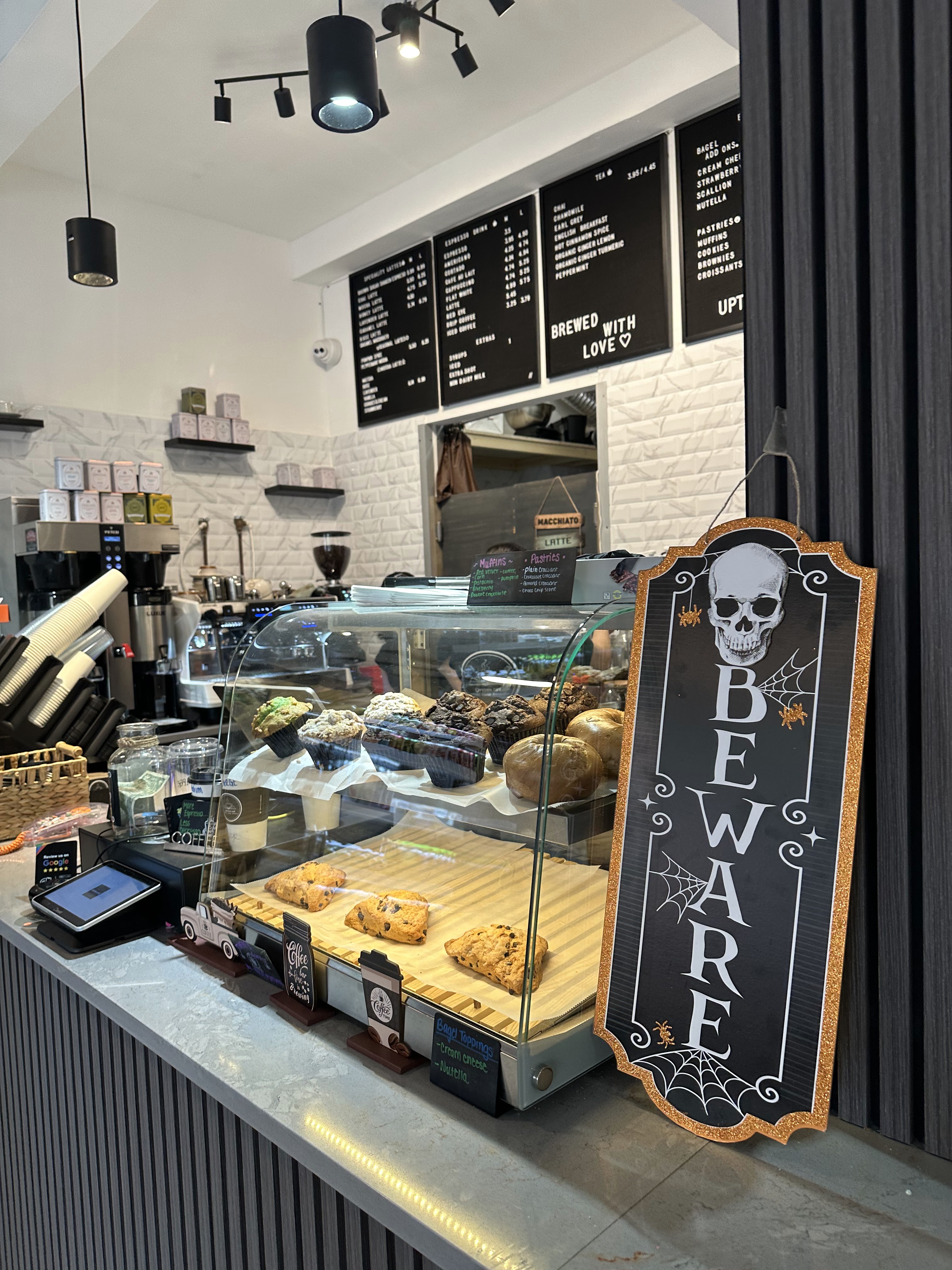 Uptown Cafe and Pastries avatar