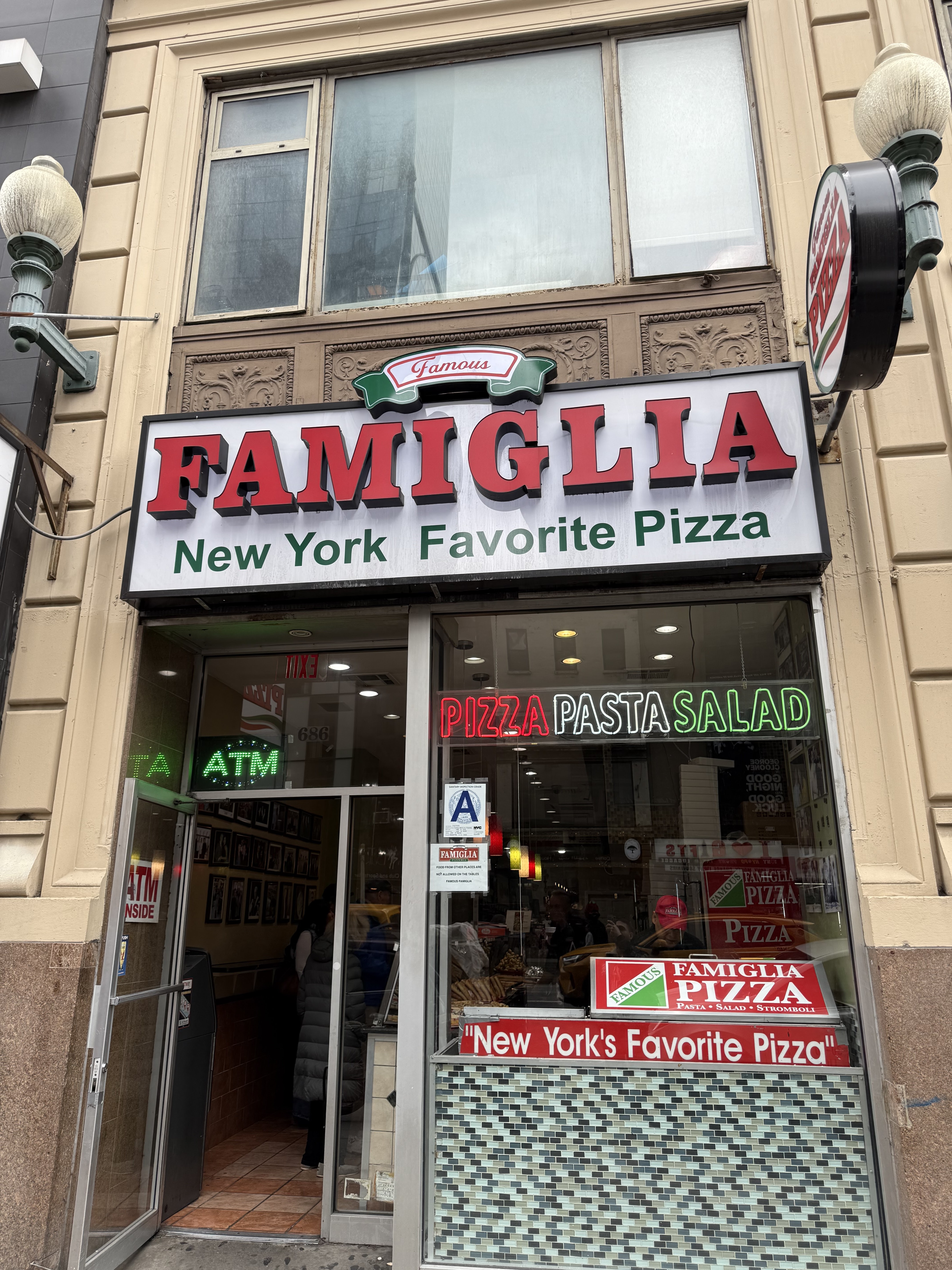 Famous Famiglia Pizza avatar