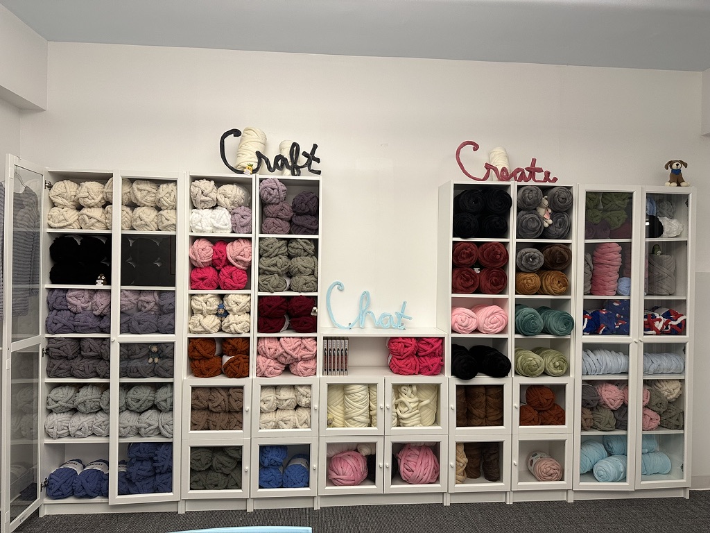 The Crafty Lounge - Classes/Parties/Team Building avatar